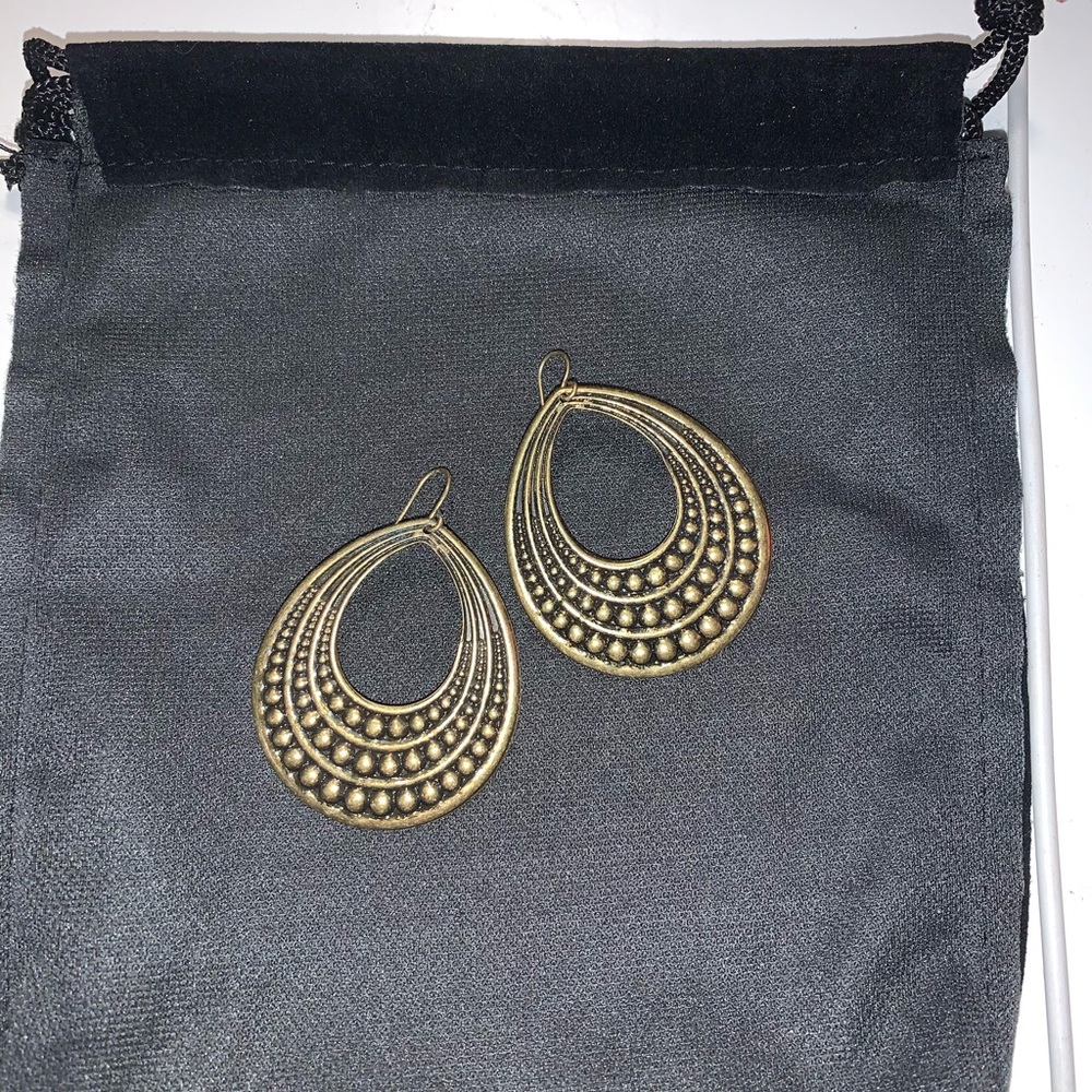 ✰ Oval Hoops